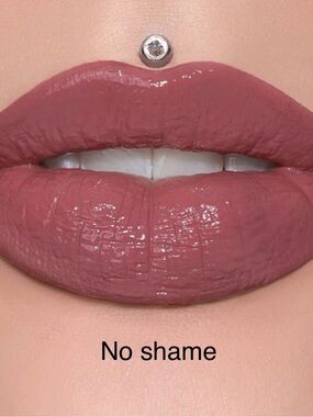 Jeffree star supreme gloss in no shame